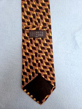 Barneys New York Geometeric Gold and Black XL Silk Tie (3.55")(63")